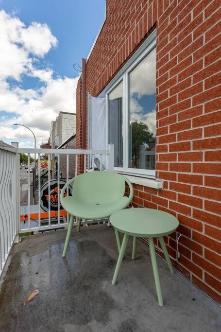 Lovely Rental Unit With Balcony~ Autoroute 40 Montreal Exterior photo