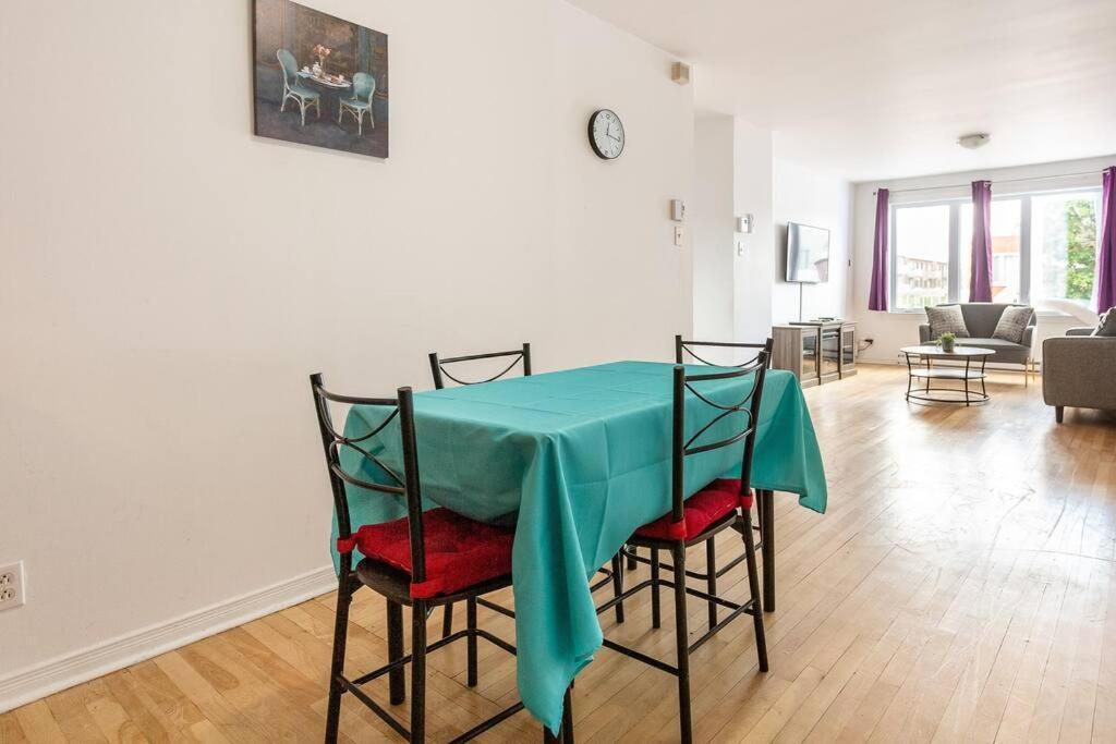 Lovely Rental Unit With Balcony~ Autoroute 40 Montreal Exterior photo